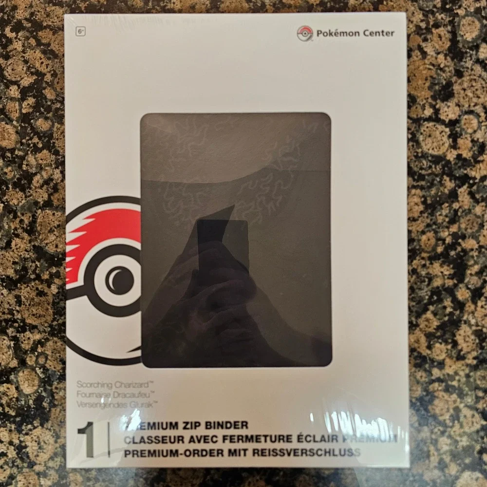 Pokémon TCG: Scorching Charizard Premium Zip Collector's‎ Trading Card Binder